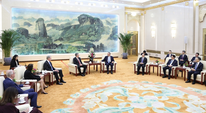 李强会见美国国会参议员代表团