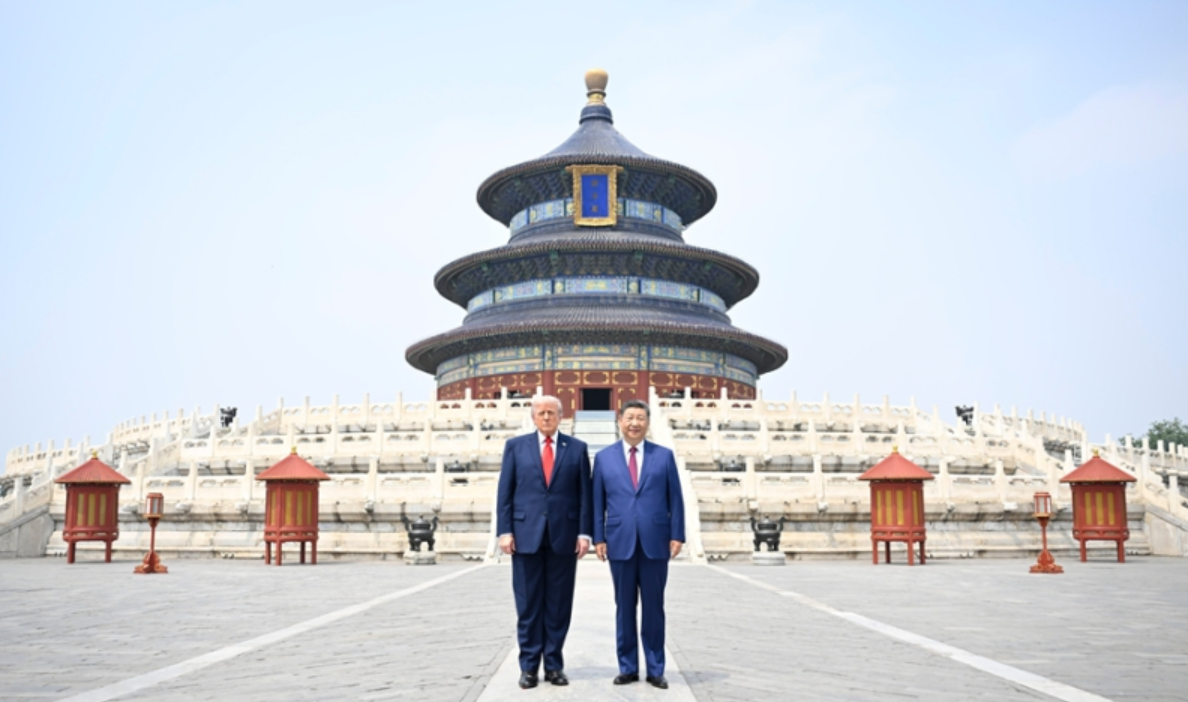 习近平同美国总统特朗普参观天坛